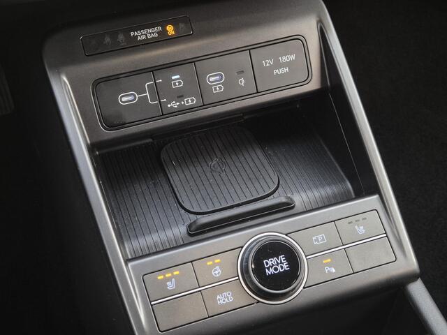 Hyundai Kona 1.6 GDI HEV Comfort Smart Automaat / Stuur- & Stoel verwarming / Achteruitrijcamera / Apple Carplay Android Auto / Keyless Entry/Start / Adaptief cruise control / Draadloze telefoon lader / Climate control /