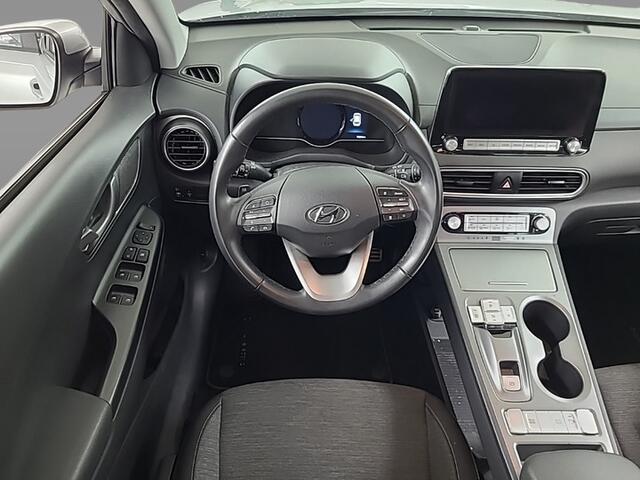 Hyundai Kona EV Comfort 64 kWh 3-Fase Dealer-Onderh. BOVAG-Garantie. NL-Auto.