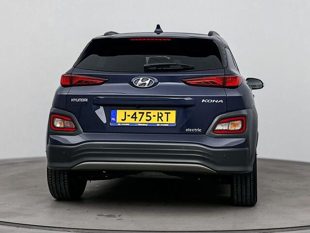 Hyundai Kona EV Premium 64 kWh | Soh 96,5 % | Navigatie, Apple car play Android auto| stoel verwarming en koeling |