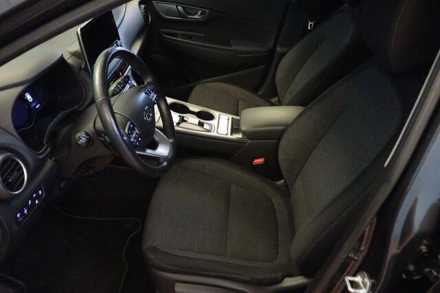 Hyundai Kona EV Fashion 64 kWh | NAVI | CAMERA + PDC | STUUR/STOELVERW | ADAP CRUISE | LANE-ASSIST / WARNING |