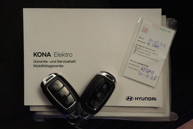 Hyundai Kona EV Fashion 64 kWh | NAVI | CAMERA + PDC | STUUR/STOELVERW | ADAP CRUISE | LANE-ASSIST / WARNING |