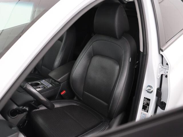 Hyundai Kona EV Premium 64 kWh | SOH 100% | 3 Fase | Stoelventilatie | Leder | Head-Up | Warmtepomp | Trekhaak | Achterbankverwarming | Adaptive cruise | Camera | Carplay | Full LED