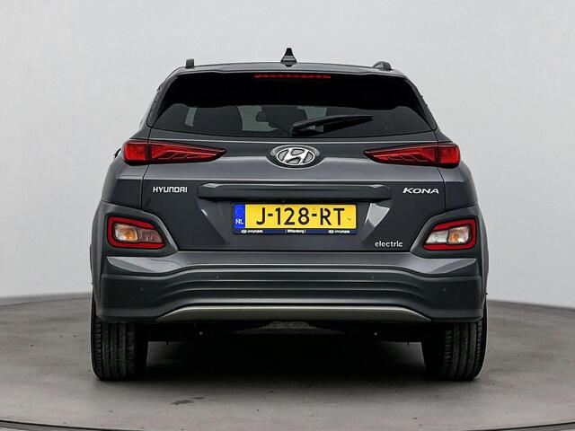Hyundai Kona EV Fashion 64 kWh | Head Up Display | SOH 95.5% | Half Leder | Dode Hoek Detectie | Stoelverwarming & Verkoeling | Lane Assist |