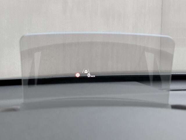 Hyundai Kona EV Business 64 kWh / Fabrieksgarantie t/m 11-2028 / SOH 100% / Dealer Onderhouden / NL auto / Adaptieve Cruise Control / Stoelverwarming / Achteruitrijcamera / Navigatie / Apple Carplay/Android Auto / KRELL audio