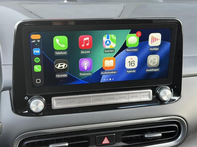 Hyundai Kona EV Business 64 kWh / Fabrieksgarantie t/m 11-2028 / SOH 100% / Dealer Onderhouden / NL auto / Adaptieve Cruise Control / Stoelverwarming / Achteruitrijcamera / Navigatie / Apple Carplay/Android Auto / KRELL audio