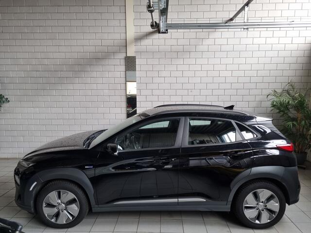 Hyundai Kona EV Comfort 64 kWh 3 FASE inruilen/fin mogelijk