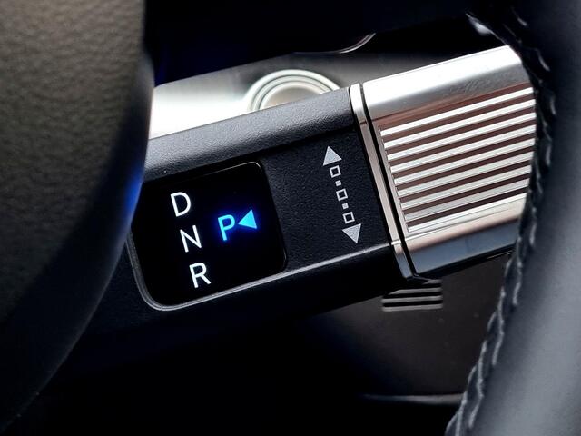 Hyundai Kona 1.6 GDI HEV Premium / ¤2500,- Voordeel / Direct Leverbaar / Stoelverkoeling / Stuurverwarming / Stoelverwarming Voor + Achter /