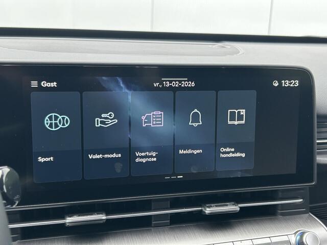 Hyundai Kona Long Range Pure Edition 64.8 kWh / Snel Leverbaar / Navigatie / Cruise Control Adaptief / Stoelverwarming Voorzijde /