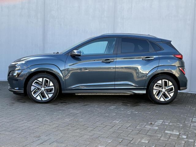 Hyundai Kona EV Fashion 64 kWh / SOH 100% / NL auto / Adaptieve Cruise Control / Achteruitrijcamera / Navigatie / Apple Carplay/Android Auto / KRELL audio / Head Up Display /