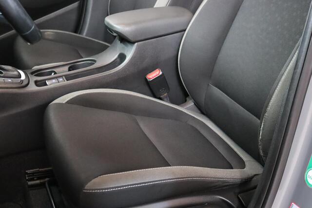 Hyundai Kona 1.6 GDI HEV Comfort Smart Stoel/Stuurverwarming, Cruise Control, Trekhaak, Camera