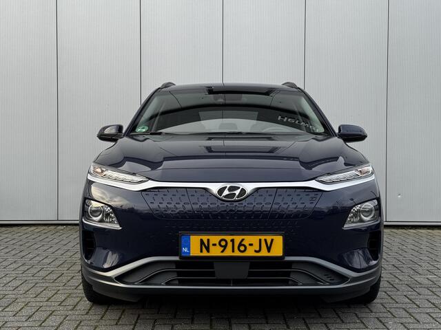 Hyundai Kona EV Fashion 64 kWh / SOH 100% / NL Auto / Winter-Zomerset / Head up Display / Dodehoek detectie /