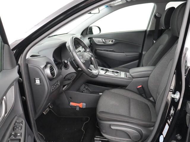 Hyundai Kona EV Fashion 64 kWh | SOH 100% | 3 Fase | Head-Up | Camera | Adaptive cruise | Krell Audio | Wamtepomp | Carplay | Navigatie | Bluetooth