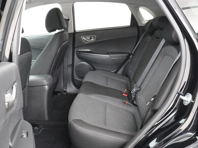 Hyundai Kona EV Fashion 64 kWh | SOH 100% | 3 Fase | Head-Up | Camera | Adaptive cruise | Krell Audio | Wamtepomp | Carplay | Navigatie | Bluetooth