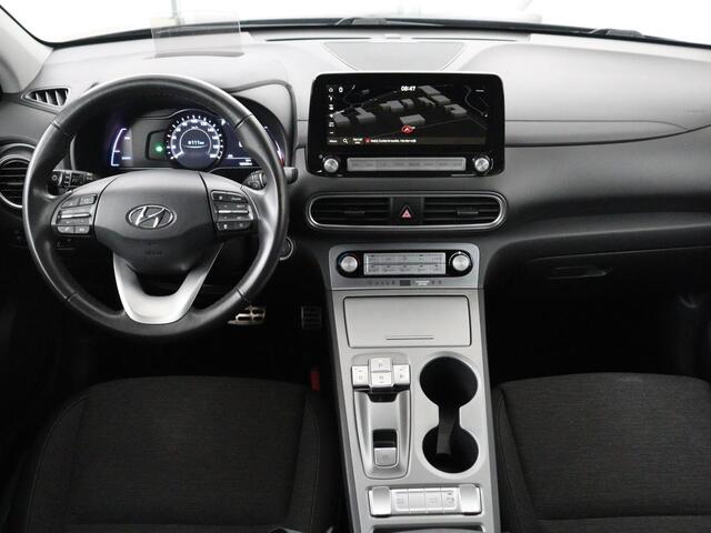 Hyundai Kona EV Fashion 64 kWh | SOH 100% | 3 Fase | Head-Up | Camera | Adaptive cruise | Krell Audio | Wamtepomp | Carplay | Navigatie | Bluetooth