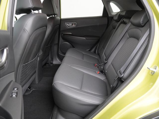 Hyundai Kona EV Premium 64 kWh | Trekhaak | Voorstoelen vewarmd&verkoeld | Warmtepomp | Adapt. Cruise | HUD | Leder |