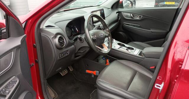 Hyundai Kona EV Limited 64 kWh 3-Fase 2e-Eig. & Keurig-Onderh. BOVAG-Garantie. NL-Auto.