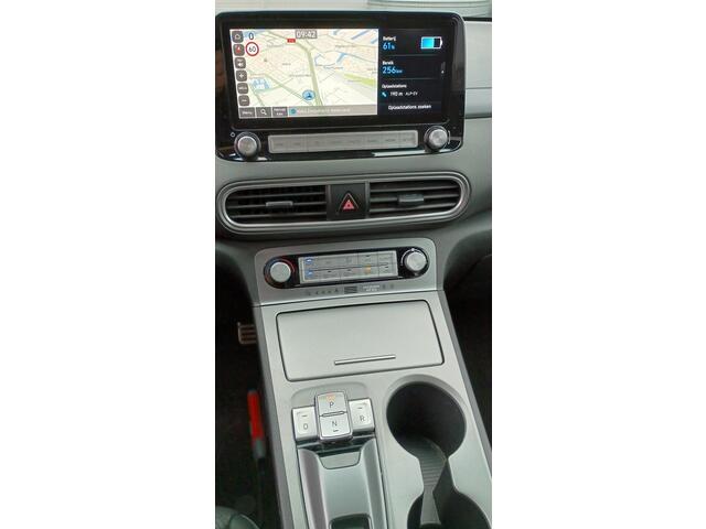 Hyundai Kona EV Limited 64 kWh 3-Fase 2e-Eig. & Keurig-Onderh. BOVAG-Garantie. NL-Auto.