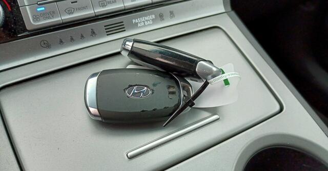 Hyundai Kona EV Limited 64 kWh 3-Fase 2e-Eig. & Keurig-Onderh. BOVAG-Garantie. NL-Auto.