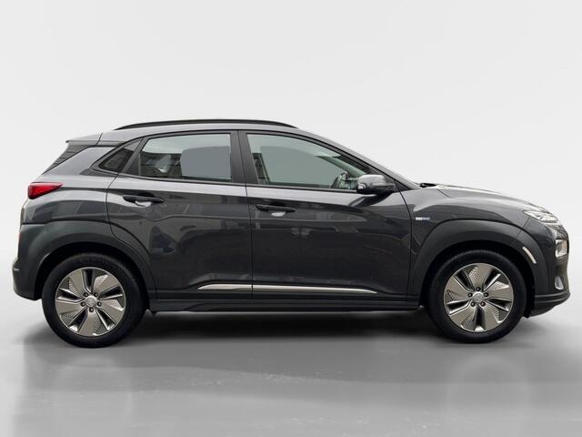 Hyundai Kona EV Comfort 64 kWh | 3-Fase | 12 Maanden Bovag Garantie | Eerste Eigenaar |