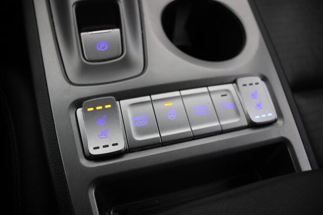 Hyundai Kona Premium 64 kWh Fase 3 - Carplay, Camera, Leer, Stoelverw. SOH 97,1%