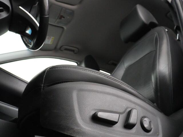 Hyundai Kona EV Premium 64 kWh | SOH 95% | Stoelventilatie | Leder | Head-Up | Warmtepomp | Camera | Achterbankverwarming | Carplay | Navigatie | Adaptive cruise | Keyless | Parkeerhulp