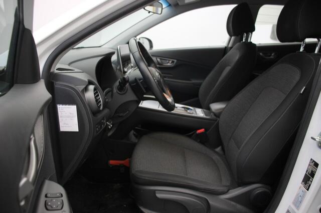 Hyundai Kona Electric Comfort 64 kWh - Carplay, Navi, Cruise, Camera, Trekhaak, SOH 100%