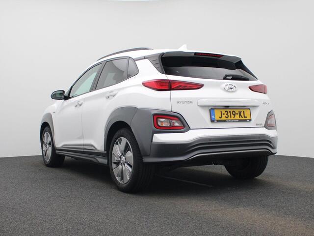 Hyundai Kona EV Fashion 64 kWh | Climate Control / ECC | Licht metalen velgen 17 inch | Cruise control Adaptive| Navigatie | Park Distance Control achter | Achteruitrijcamera | Dakrailing |