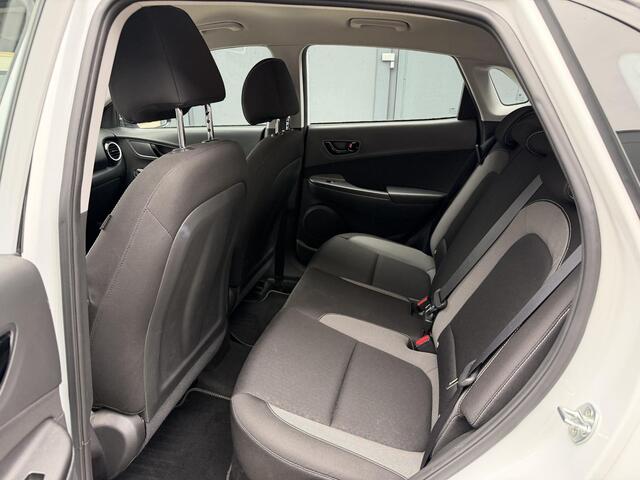 Hyundai Kona 1.6 GDI HEV Comfort / Trekhaak ( 1300 KG Trekgewicht) / Navigatie / Adaptieve Cruise Control / Achteruitrijcamera / Apple Carplay / Android Auto / Krell Geluidsinstallatie / NAP Logisch