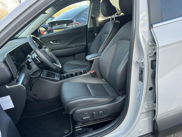 Hyundai Kona 1.6 GDI HEV Premium Sky VAN: 34.900,- VOOR 31.877,- UW LENTEVOORDEEL: 3.023,- | DEALER ONDERHOUDEN | FABR. GARANTIE t/m 06-2031