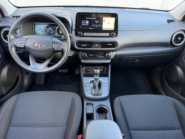Hyundai Kona 1.6 GDI HEV Fashion Automaat / Dealer Onderhouden / Navigatie / Camera / Adaptieve Cruise / Stoel Verwarming / Stuurwiel Verwarming / DAB / Keyless / Krell Audio / 18'' LM Velgen /