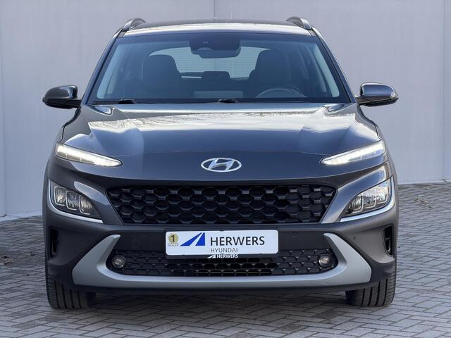 Hyundai Kona 1.6 GDI HEV Fashion Automaat / Dealer Onderhouden / Navigatie / Camera / Adaptieve Cruise / Stoel Verwarming / Stuurwiel Verwarming / DAB / Keyless / Krell Audio / 18'' LM Velgen /