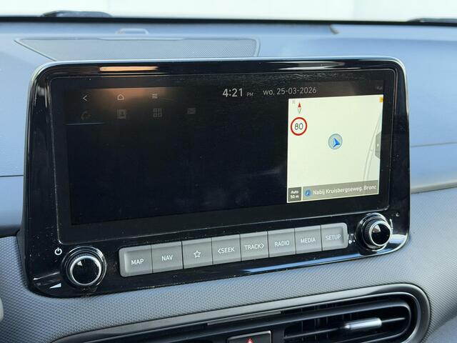 Hyundai Kona 1.6 GDI HEV Fashion Automaat / Dealer Onderhouden / Navigatie / Camera / Adaptieve Cruise / Stoel Verwarming / Stuurwiel Verwarming / DAB / Keyless / Krell Audio / 18'' LM Velgen /