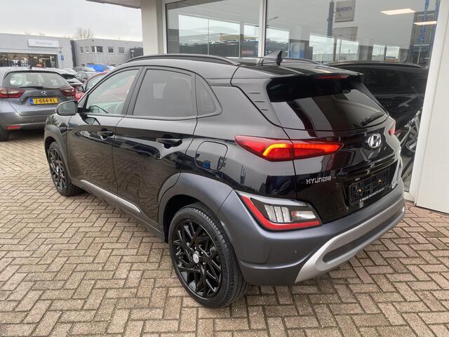 Hyundai Kona 1.6 GDI HEV Fashion edition Navigatie, HUD, parkeersensoren, achteruitrij camera, keyless, draadloze telefoonlader, Apple CarPlay/Android Auto, automaat!