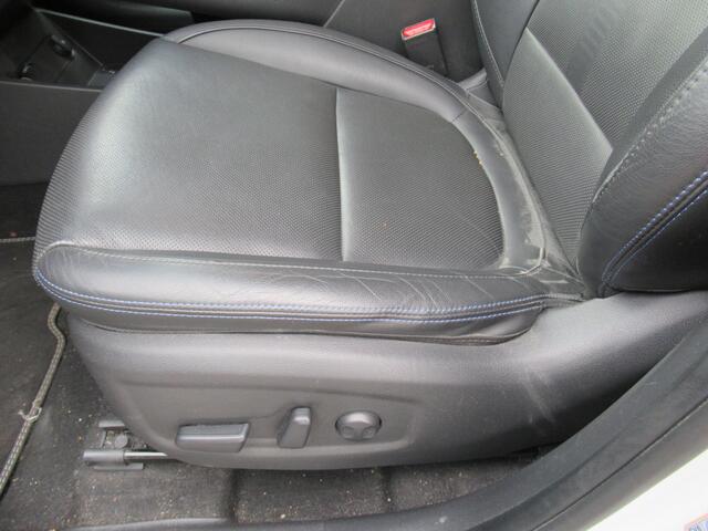 Hyundai Kona EV Premium 64 kWh | 3 fase | Warmtepomp 2e eigen | dealer onderh | tr.haak | full option !