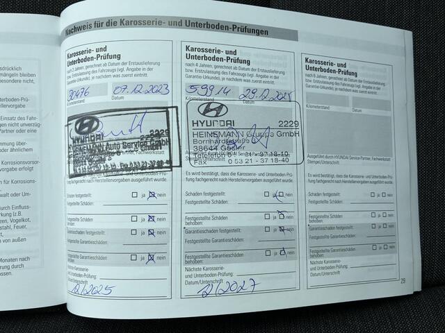 Hyundai Kona EV Comfort Smart 39 kWh automaat / SOH 100% / Fabrieksgarantie t/m 2-2027 / 8 jaar Batterijgarantie / Volledig onderhouden / Stoel-/Stuurverwarming / Achteruitrijcamera / Navigatie / Apple Carplay/Android Auto /