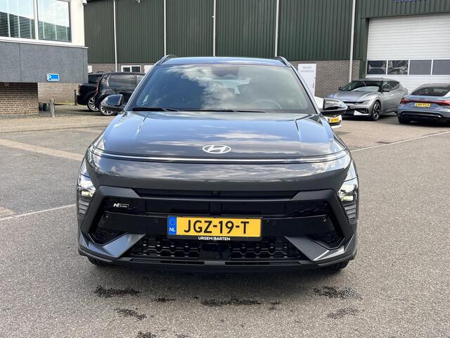 Hyundai Kona 1.6 GDI HEV N Line 1.518km! 12/2025! | ORIG. NL. NAP| ADAPTIEVE CRUISE CONTROL | SOH 100%! | BOSE AUDIO INSTALATIE | 360° CAMERA | 5 JAAR FABRIEKSGARANTIE| STOELVERWARMING + VENTILATIE|