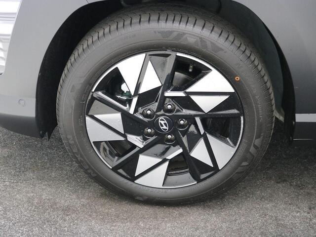 Hyundai Kona 1.6 GDI HEV Premium Sky / Panoramadak / Adaptieve Cruise Control / Elektrisch Verstelbare Voorstoelen / Memory Seats / 360 Camera / BOSE Geluid / Dashcam Voor+Achter / 1ste eigenaar /