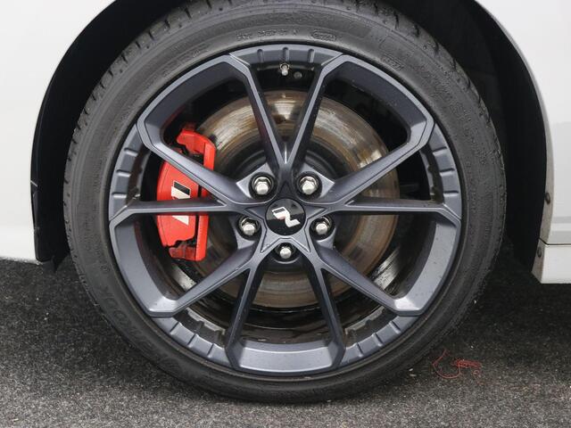 Hyundai Kona 2.0 T-GDI N Performance 280pk DCT8 / Cyber Grey / Fabrieksgarantie tot 04/2027 / Trekhaak / Schuifdak / Dealer Onderhouden / Limited Slip Diff / Adaptieve Cruise / Adaptieve Onderstel / Stoel & Stuurwielverwarming / Elektr. Stoelen / Stoelventilatie / Nav