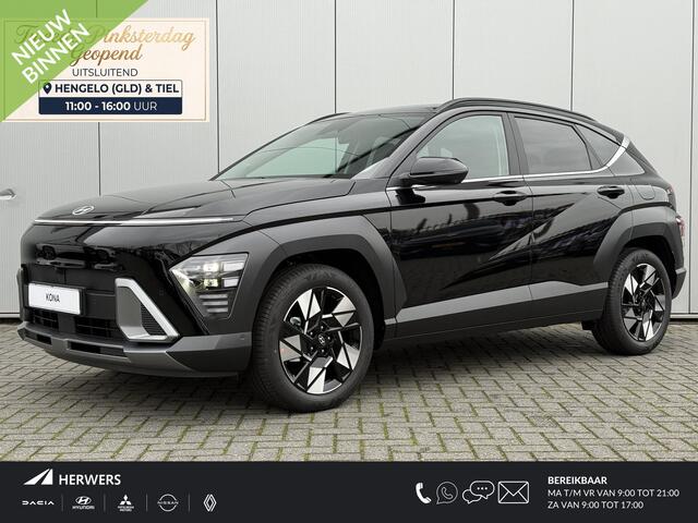 Hyundai Kona 1.6 GDI HEV Premium / ¤ 4.000,- Voordeel Op Nieuw Prijs / Rijklaarprijs / Direct Leverbaar / Modeljaar 2026 / Navigatie / 18" LMV / Adaptieve Cruise Control / Parkeersensoren voor en achter / Stoelverkoeling / Stuurverwarming /