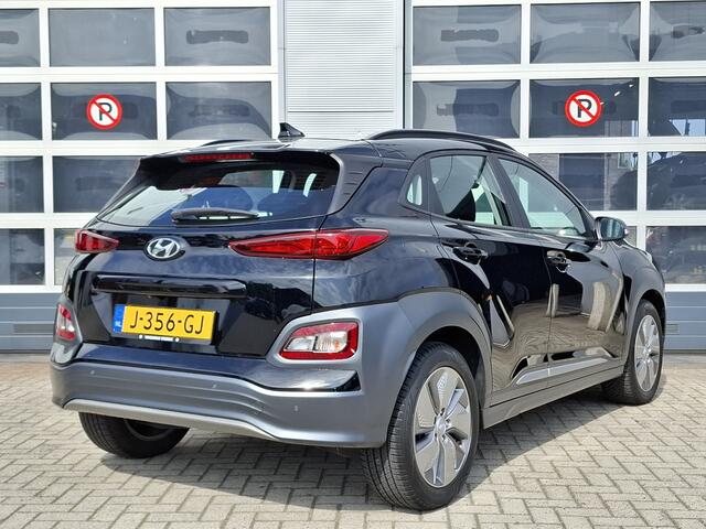Hyundai Kona EV Comfort 64 kWh | Apple Carplay / Android Auto | Warmtepomp | SoH 97% | Adaptieve Cruise Control | Climate Control | NL auto |