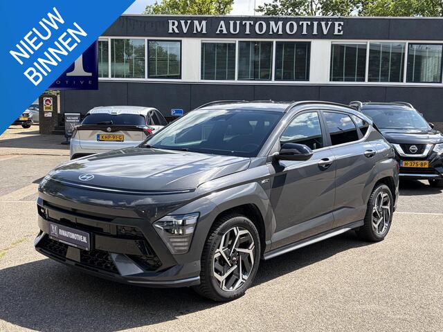 Hyundai Kona 1.6 GDI HEV N Line FULL OPTION| STOELVERWARMING + VENTILATIE| STUURVERWARMING| ELEK. STOEL| ELEK. ACHTERKLEP| ADAPTIVE CRUISE CONTROL| 360 CAMERA | ALL SEASON BANDEN |
