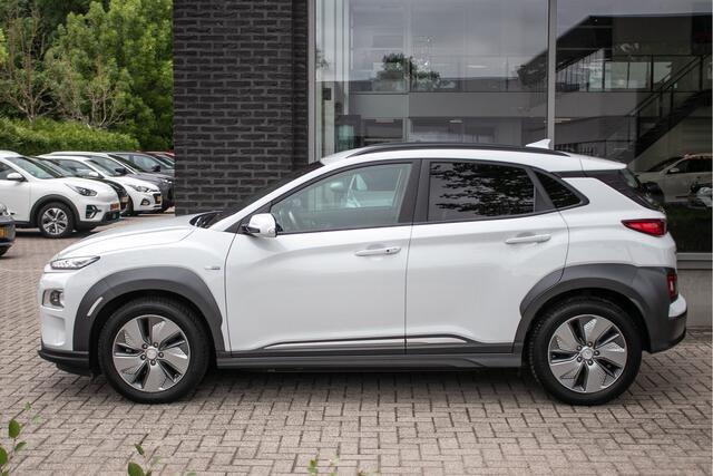 Hyundai Kona EV Premium 64 kWh - Stoelventilatie | Achterbankverw. | Adpt. cruise