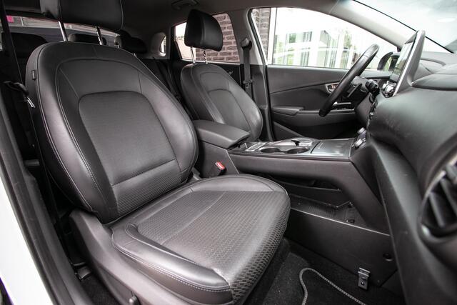 Hyundai Kona EV Premium 64 kWh - Stoelventilatie | Achterbankverw. | Adpt. cruise