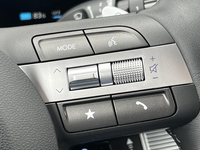 Hyundai Kona Electric Comfort Smart 65.4 kWh / Two Tone / WLTP 510 km / Soh 100% / Electr. Achterklep /