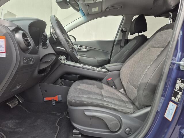 Hyundai Kona EV Fashion 64 kWh / Head Up Display / CCS snelladen / Warmtepomp / Achteruitrijcamera / Apple Carplay Android Auto / Draadloze telefoon lader / Keyless Entry/Start / Navigatie / Krell Audio Systeem / Parkeersensoren achter /