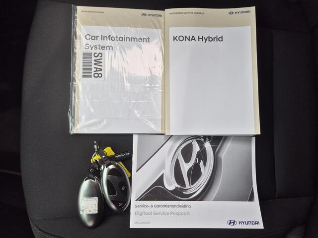 Hyundai Kona 1.6 GDI HEV Comfort Smart / Fabrieksgarantie tot 10-2029 / Dealer Onderhouden / Eerste Eigenaar / Navigatie / Trekgewicht 1300 kg / Stuur- & Stoelverwarming / Achteruitrijcamera / Elektrische achterklep / Adaptief cruise control / Apple Carplay Android Au