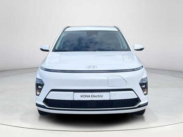 Hyundai Kona Electric Long Range Pure Edition 64.8 kWh | Uit voorraad leverbaar! | Achteruitrijcamera | Adaptieve Cruise Control | Keyless entry/start | Stoel/Stuurverwarming | Adaptive Cruisecontrol |