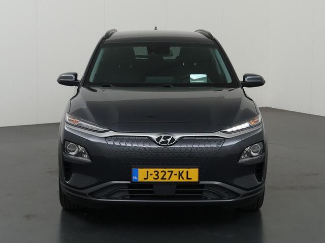 Hyundai Kona EV Fashion 64 kWh | SOH 96% | HUD | Navigatie | Camera | DAB | Apple CarPlay/ Android Auto | Adaptieve Cruise Control | KRELL Audio |