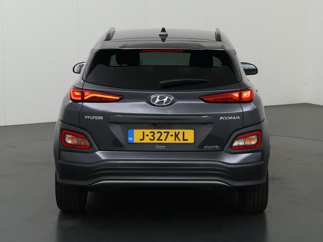 Hyundai Kona EV Fashion 64 kWh | SOH 96% | HUD | Navigatie | Camera | DAB | Apple CarPlay/ Android Auto | Adaptieve Cruise Control | KRELL Audio |