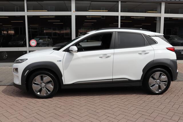 Hyundai Kona EV Comfort Smart 64 kWh Automaat. Navigatie, camera,